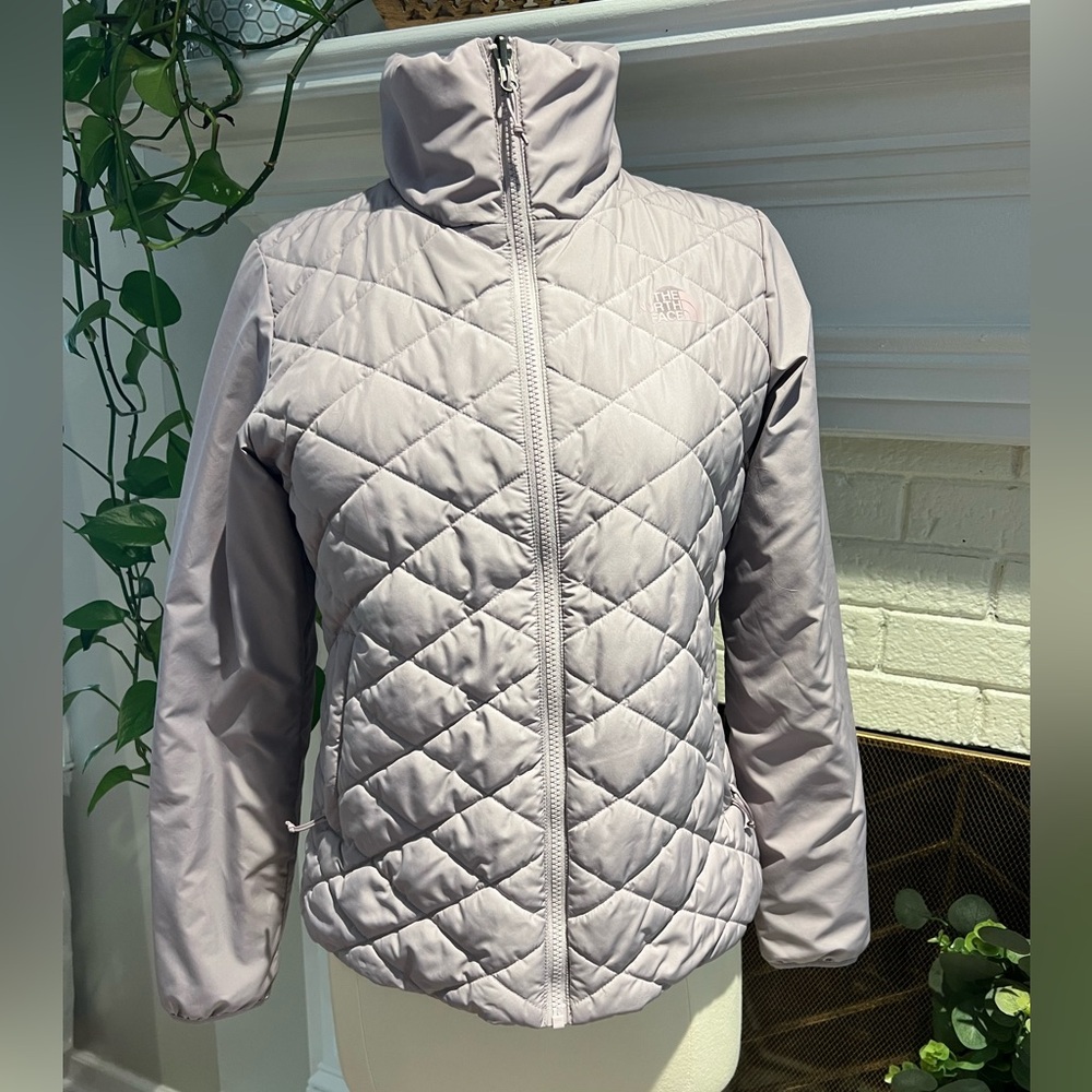The North Face Women's Quilted Puffer Jacket - Pastel Purple Sz M
